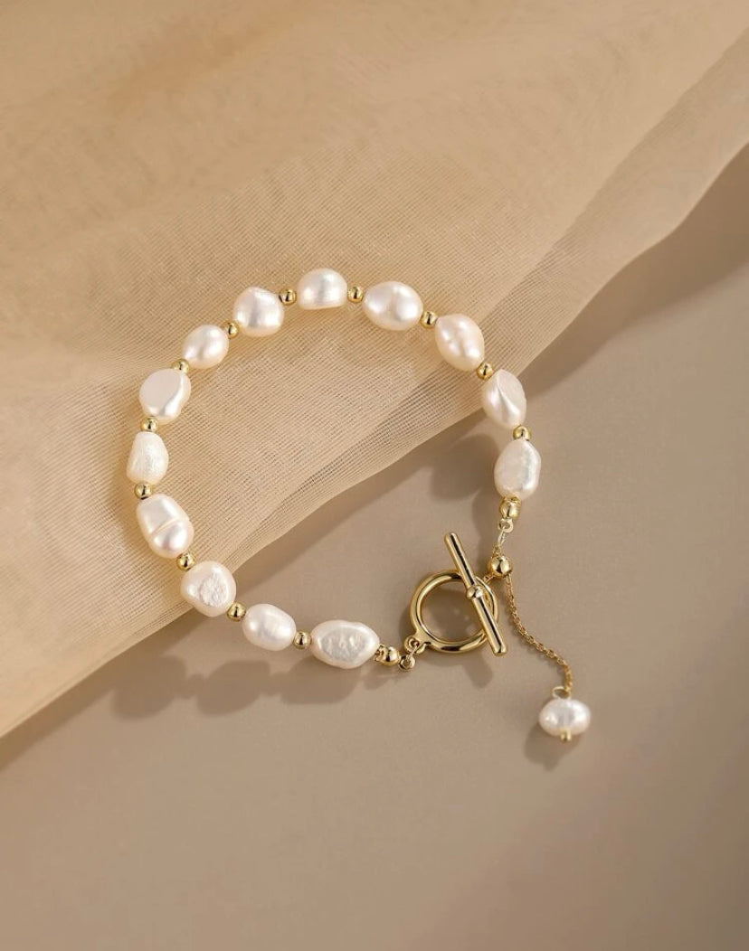 Siara Natural Pearl Beaded Bracelet